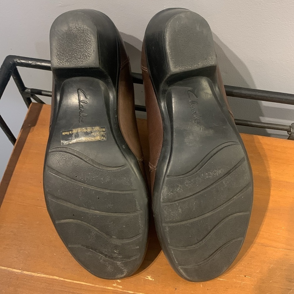Clarks Brown Leather Ingalls Divine Loafers - Picture 8 of 8